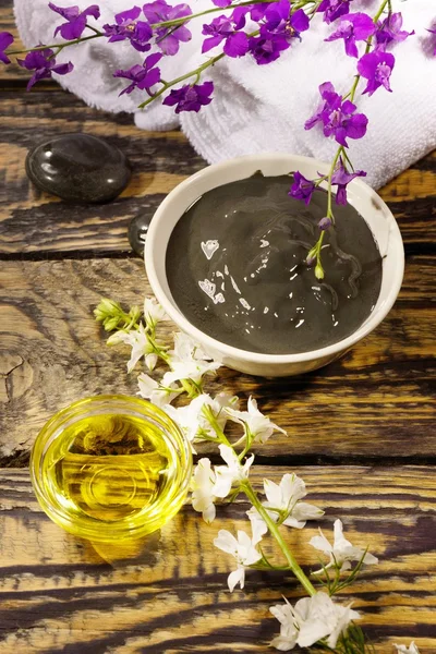 Black healing clay for Spa treatments — 图库照片
